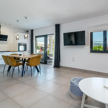 Maca Apartments & Suites Traù Esterno foto