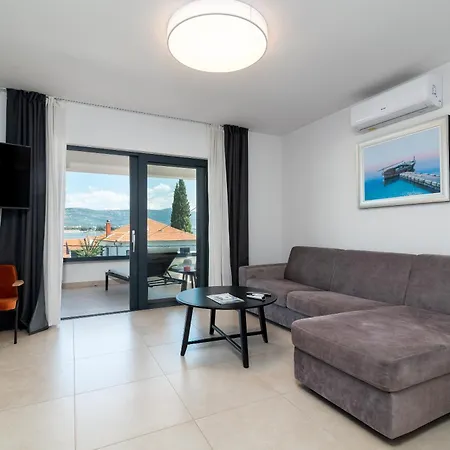 Maca Apartments & Suites Traù Esterno foto