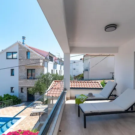 Maca Apartments & Suites Traù Esterno foto