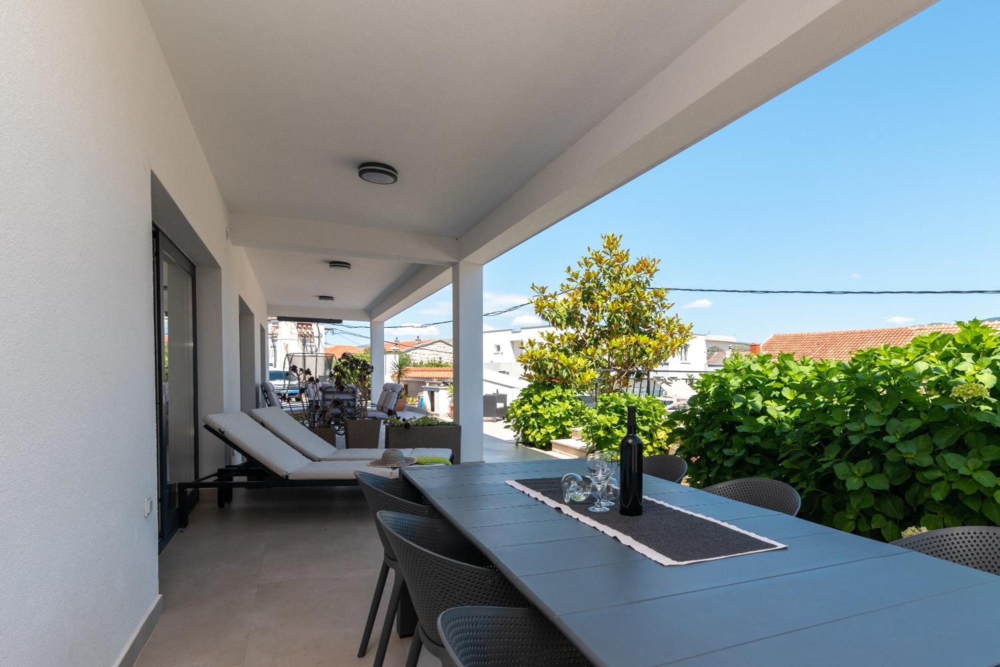 Maca & Apartment Trogir