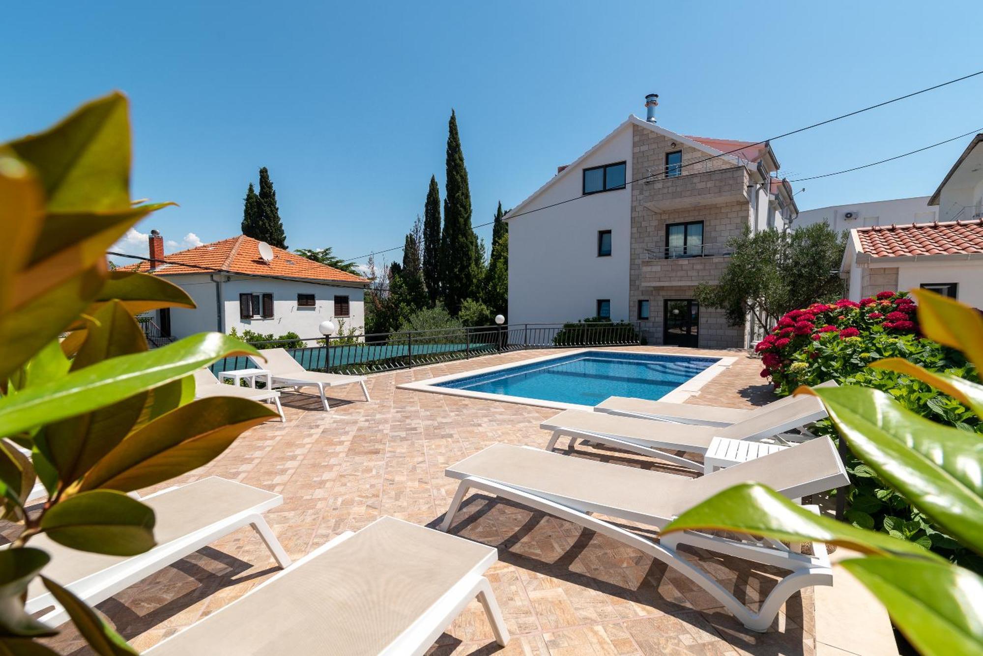 Maca & Trogir
